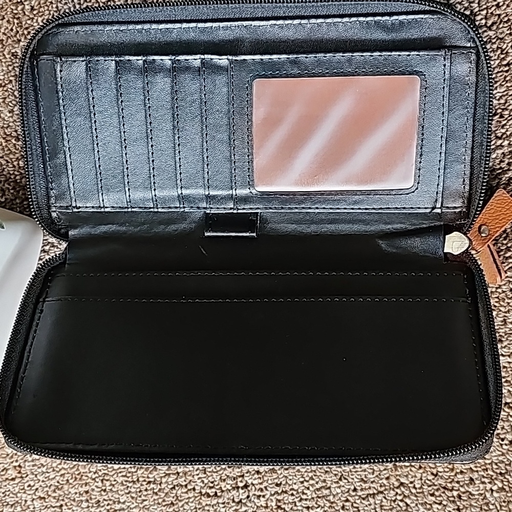 Wallet - Picture 9 of 16